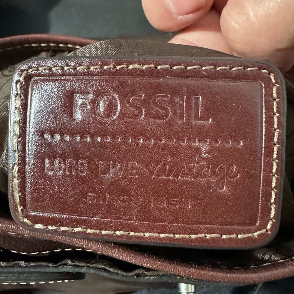 Fossil Leather Shoulder Bag Burgundy Turn Lock Key Charm Librarian core Vintage - Picture 7 of 7